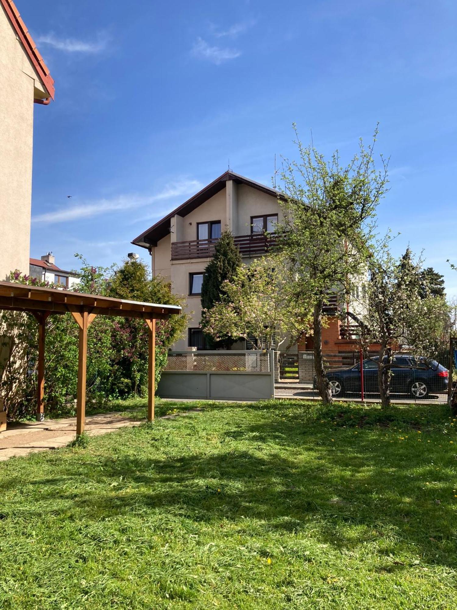 Spacious Apartment - Free Parking! Prague Exterior photo